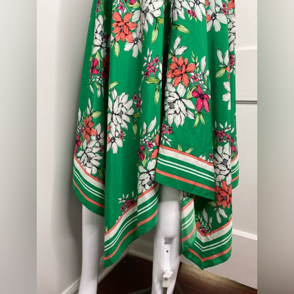 Vince Camuto Floral A line Handkerchief Green V-Neck Dress - Picture 8 of 12